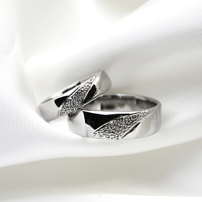 天の川テクスチャ甲丸ペアリング（チタン） | 結婚指輪、チタンリング 