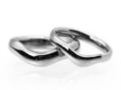 チタン結婚指輪 チタンマリッジリング 金属アレルギー対応 手を綺麗に見せるゆるやかなV字金属アレルギー対応で安心の純チタン結婚指輪・ペアリング セミオーダーで大きいサイズも可能