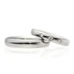 チタン結婚指輪 チタンマリッジリング 金属アレルギー対応 ダイヤモンドでトリロジー 3ストーン0.07ct 金属アレルギー対応で安心の純チタン結婚指輪・ペアリング セミオーダーで大きいサイズも可能