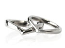 チタン結婚指輪 チタンマリッジリング 金属アレルギー対応 手を綺麗に見せるゆるやかなV字 金属アレルギー対応で安心の純チタン結婚指輪・ペアリング ノンメッキ・ノンコーティングのアレルギーフリーリング